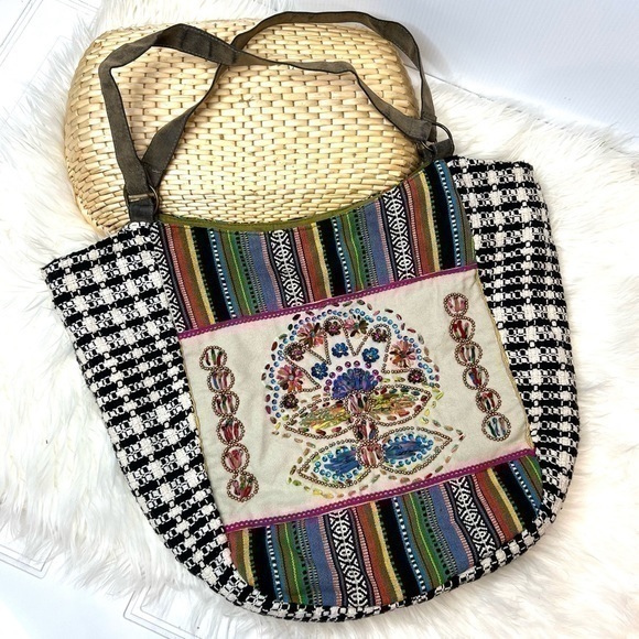 Airs at trading co boho embroidered mixed print hobo bag - Picture 1 of 14